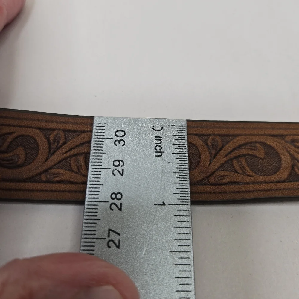 Justin's Women Full Grain Leather Belt With Silver Heart Buckle 34 In *READ**